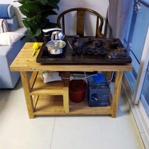 茶水倒入魚缸里：倒入魚缸里的茶水會對魚的生長和健康產生不利影響，水倒入魚缸危害多，影響魚生長健康，養魚需