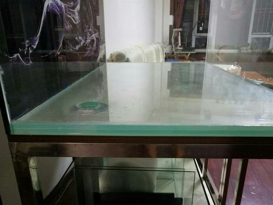 1.8米的魚缸用多厚的玻璃膠好：1.8米的魚缸用多厚的玻璃膠好？8 米魚缸用多厚玻璃膠？使用方法及注意事項