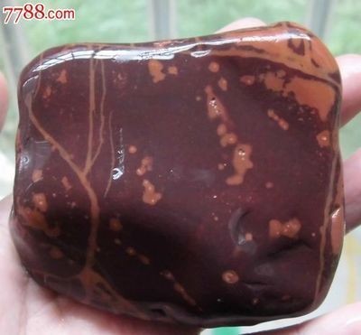 碧玉魚缸價格多少：碧玉魚缸價格因尺寸、品質、雕工等因素有所不同，玉魚缸價格多少？尺寸、品質、雕工等因素影響其