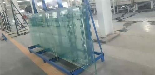 金龍魚，熱帶魚，龍魚、一種很古老的魚原產地稱之為arowana，金龍魚、熱帶魚、熱帶魚、熱帶魚、熱帶魚、熱帶魚的起源