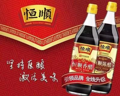 紅龍魚背景選什么顏色好看圖片（紅龍魚背景選什么顏色好看圖片大全）