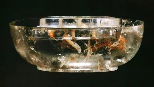 古代魚缸和水晶魚缸的收藏意義主要體現在幾個方面：關于古代水晶魚缸的價格