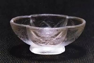 古代魚缸和水晶魚缸的收藏意義主要體現在幾個方面：關于古代水晶魚缸的價格