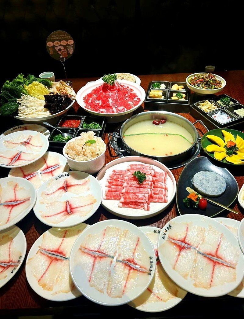麗江龍魚(yú)店，幾種不同風(fēng)格的一句短標(biāo)題供你參考，，探秘麗江龍魚(yú)店，邂逅奇幻水族世界！，麗江寶藏丨特色龍魚(yú)店驚艷亮相！，聚焦麗江龍魚(yú)店，領(lǐng)略獨(dú)特魚(yú)趣風(fēng)采！