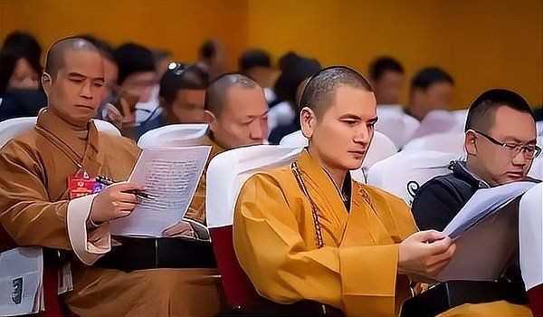 和尚要什么文憑