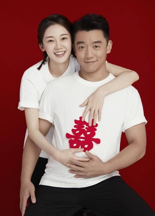 和昌興龍一家三口照片，昌興龍全家福