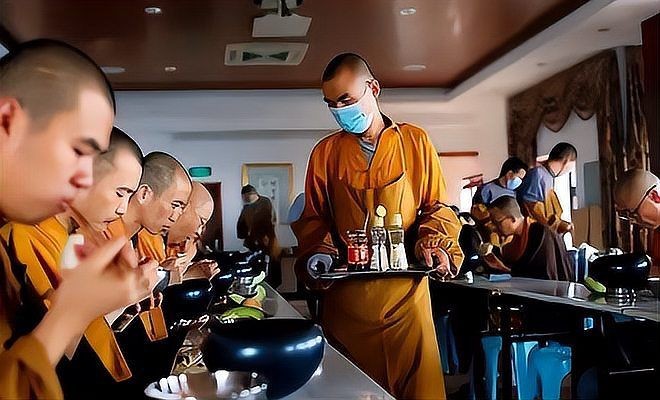 和尚的一日三餐伙食表,揭秘寺廟僧人日常,清規戒律下的和尚一日三餐食譜全