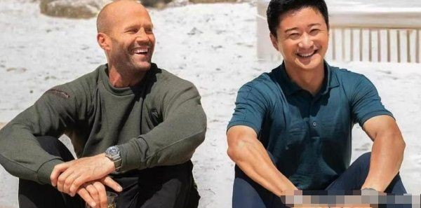 巨齒鯊vs哥斯拉，巨齒鯊與哥斯拉世紀對決，深海霸主VS