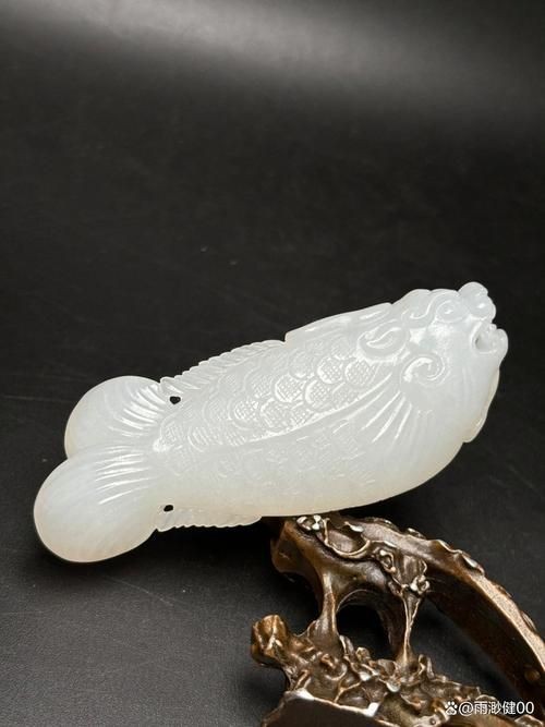 和田玉龍魚圖片，和田玉龍魚精品高清圖片鑒賞