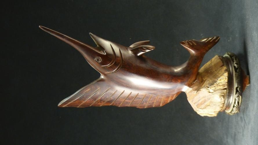 木雕金魚圖片大全大圖：“木雕金魚”傳統(tǒng)手工藝品的藝術魅力與視覺呈現(xiàn)