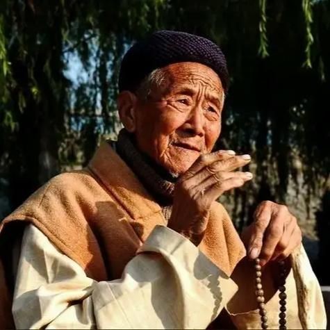 海和尚圖片:**《海和尚圖片》主題圖片