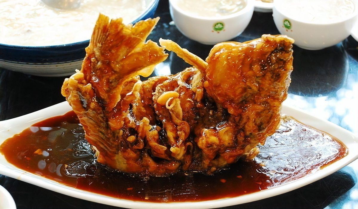 廣東四大家魚(yú)分別是什么魚(yú)類(lèi)：廣東“四大家魚(yú)”是哪四大家魚(yú)、草魚(yú)、草魚(yú)、草魚(yú)、鰱鳙魚(yú)