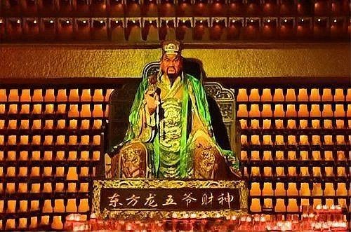 家里供奉龍王爺?shù)脑⒁猓褐袊?guó)傳統(tǒng)文化中的龍王