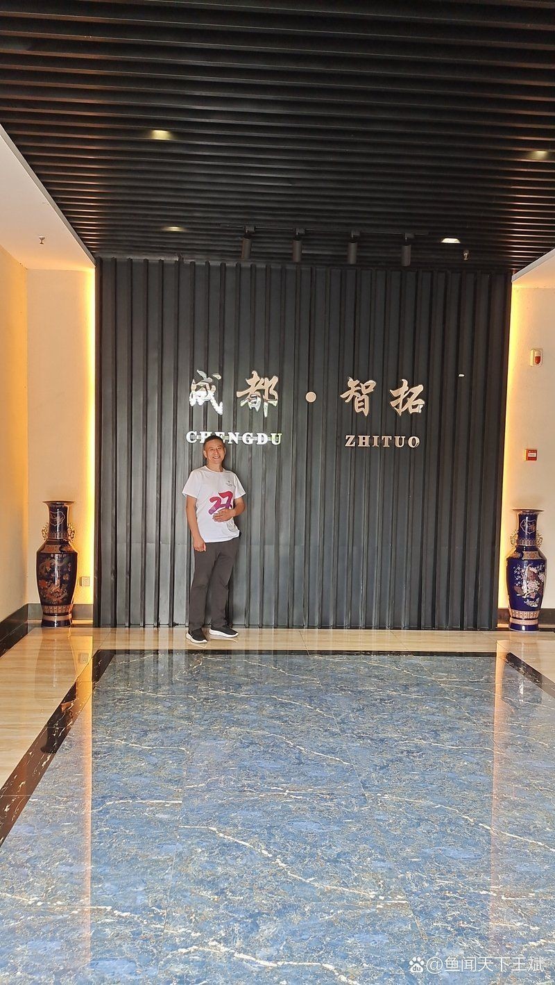 楊凌魚缸批發(fā)市場(chǎng)：楊凌魚缸批發(fā)市場(chǎng)從傳統(tǒng)零售向技術(shù)+服務(wù)模式轉(zhuǎn)型
