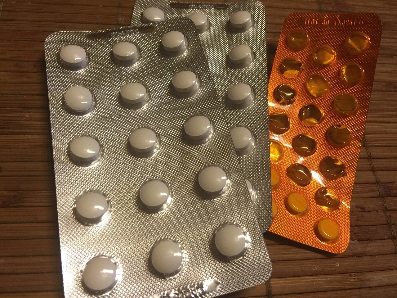 哪種藥物治療龍魚水泡病最有效？，關于龍魚水泡病的一些問題