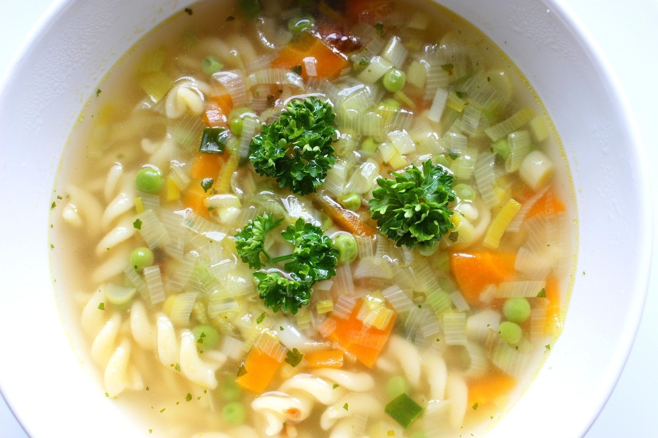 龍魚(yú)食欲不振怎么辦，《龍魚(yú)食欲不振怎么辦》——停食