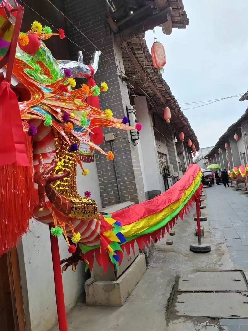 金龍和銀龍圖片|金龍與銀龍圖片的摘要：金龍與銀龍圖片