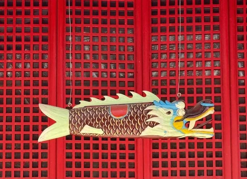 龍魚頭朝內還是朝外 正確使用圖示|智能模式回答完成調用工具：盧浮宮,龍魚頭朝向的風水寓意及擺放規范