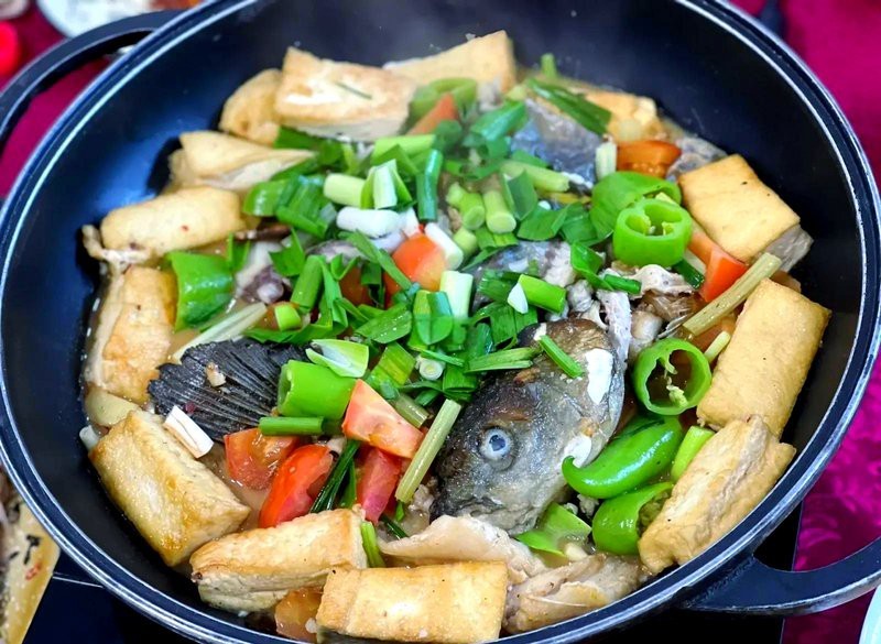 龍勝各族龍魚店【廣西桂林龍勝各族自治縣龍勝魚生和當地特色餐館黃記魚餐館】