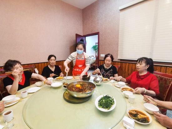 鎮原龍魚店【劉氏龍溪魚:技藝傳承百年美名遠播八方梁平網，12年匠心堅守解鎖美味“密碼”】