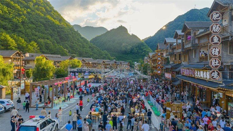 神農(nóng)架龍魚店【神農(nóng)架龍魚店有包廂嗎】