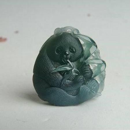 翡翠綠熊貓3000一條圖片【帝王綠翡翠熊貓吊墜】