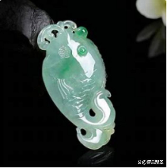 龍魚翡翠的寓意和象征【《龍魚翡翠的寓意與特色解析》龍魚翡翠的寓意與象征意義】
