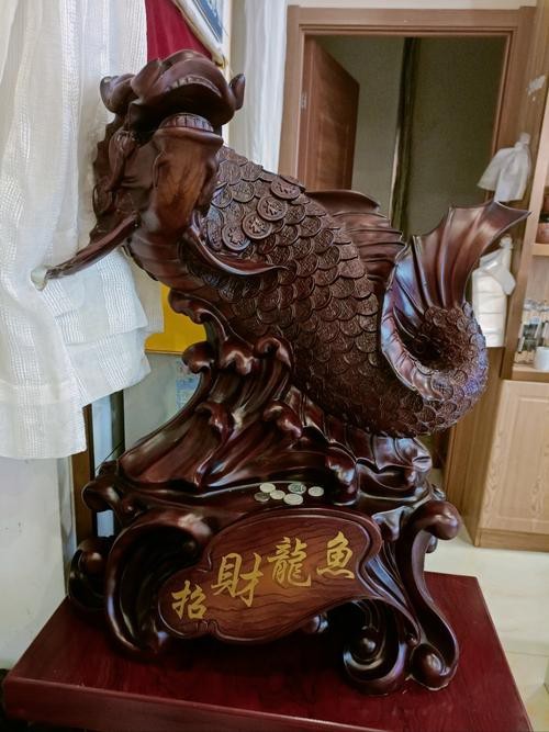 龍魚家居擺件圖片【《龍魚家居擺件：獨特魅力與美好寓意》**】