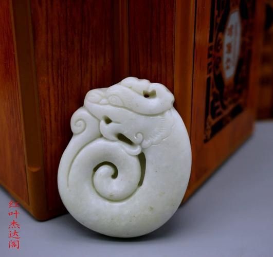 龍玉圖片【《龍玉圖片：探尋神秘瑰寶的視覺呈現》】