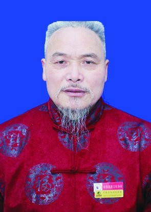 風水大師龍老師【《風水大師龍老師》*，風水大師龍柏成傳奇人生】 風水大師龍老師【《風水大師龍老師》*，風水大師龍柏成傳奇人生】 龍魚論壇 第1張
