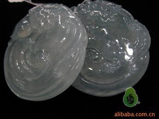 翡翠龍魚的價格范圍是多少？【翡翠龍魚的價格走勢如何？】