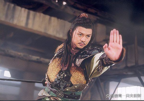 龍生和小玲最后在一起了嗎？【《龍與雀斑公主》中小玲和龍最后的結局是什么快看漫畫編輯】