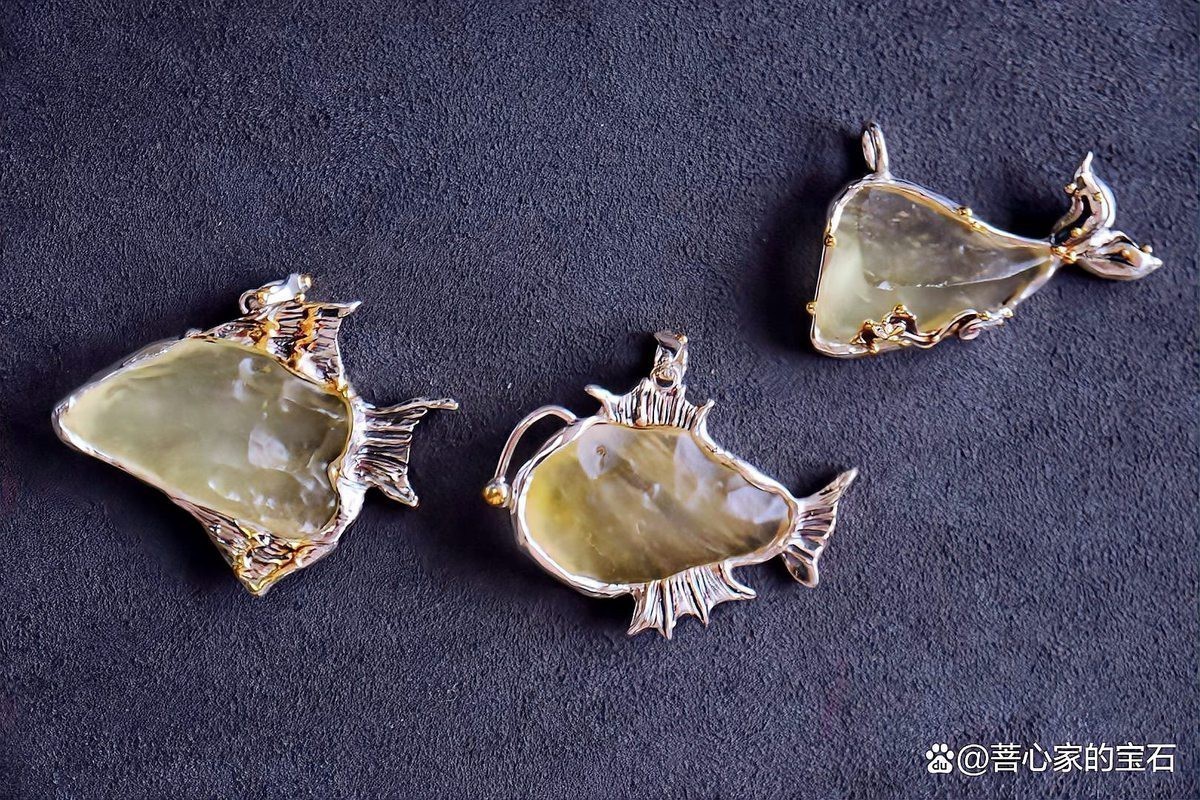 魚雕刻圖案吊墜的寓意【魚形吊墜有什么寓意】