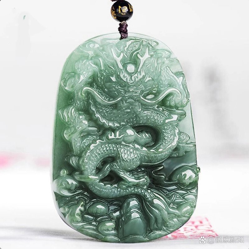 翡翠龍牌的寓意【佩戴翡翠龍牌寓意著\