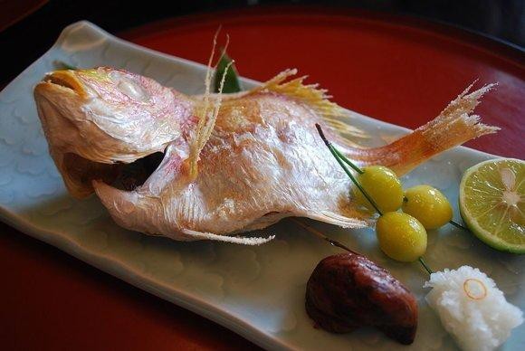 日本人最愛吃的10種魚【日本人最愛吃的10種魚，三文魚是常見之選】