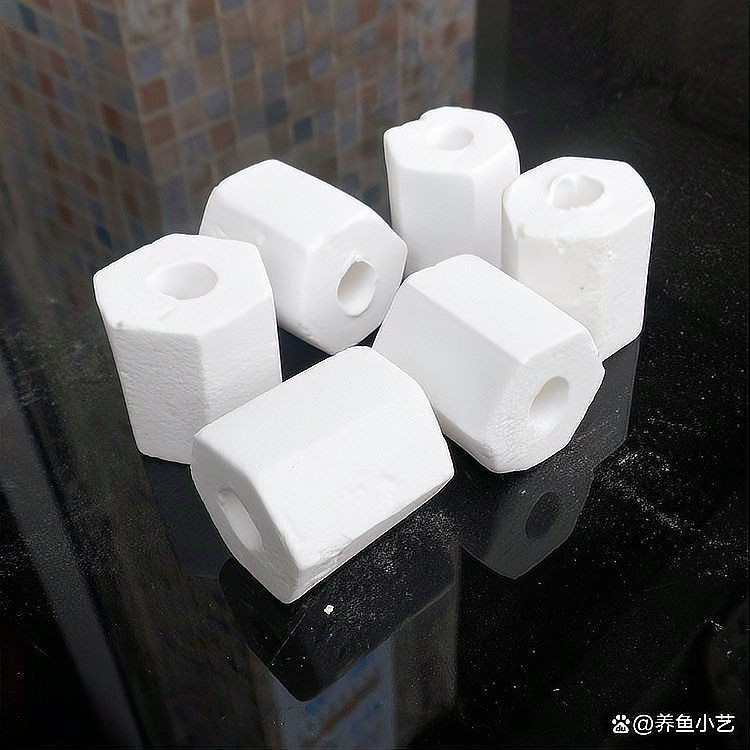 能否提供更多關(guān)于濾材的信息？【養(yǎng)魚必須知道這些全網(wǎng)好文精選,魚缸濾材怎么選】