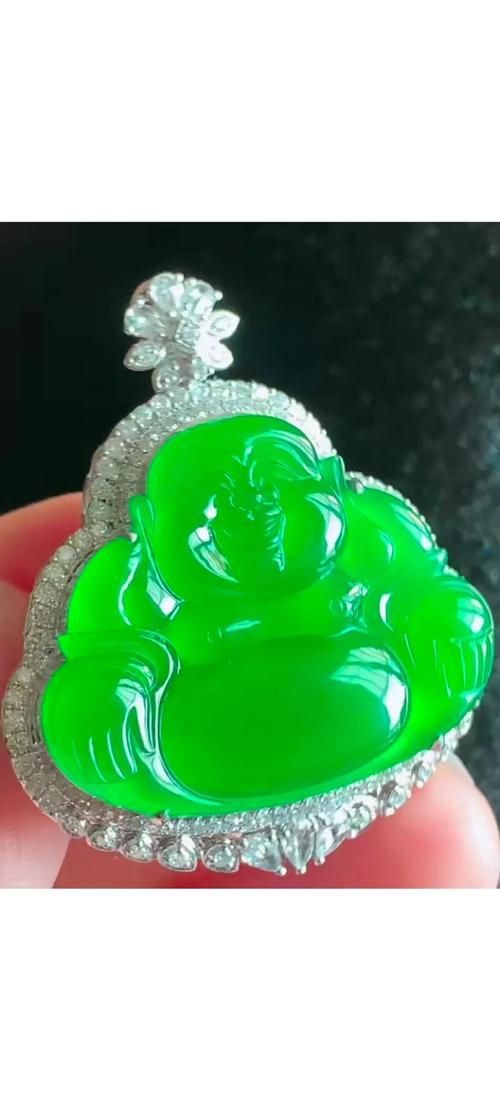 辣綠翡翠圖片【知識海洋，探秘真正的翡翠辣綠】