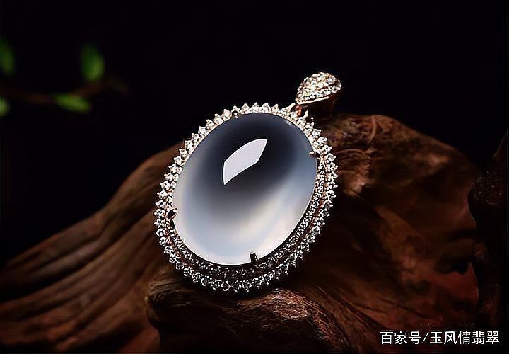 辣綠翡翠圖片【知識海洋，探秘真正的翡翠辣綠】