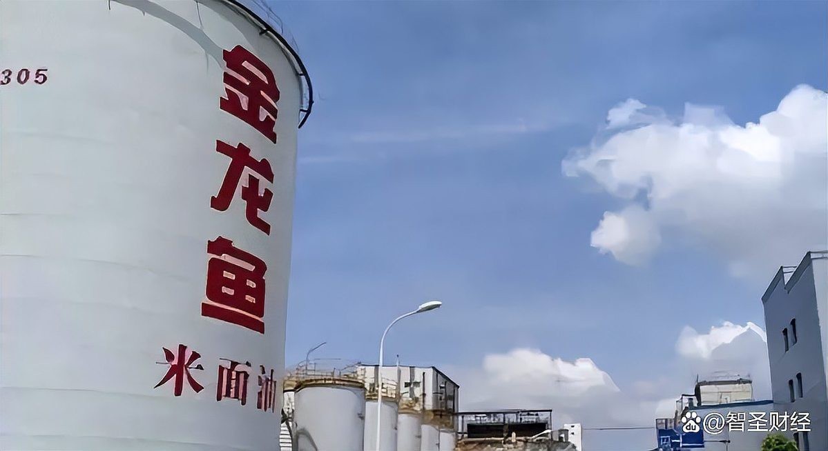 《龍之戰》中龍的肚子被撐大有何寓意，《龍之戰》中龍肚膨脹有何歷史背景