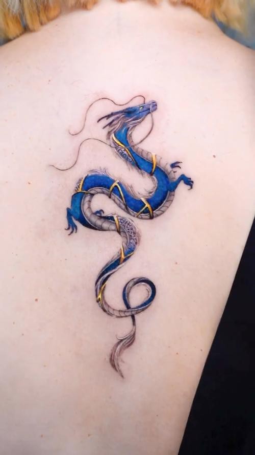 有沒有紅龍紋身實例圖片【關于紅龍紋身實例圖片，在網(wǎng)絡上有諸多相關資源可供探尋】