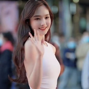 蝴蝶靠近人是暗示啥意思