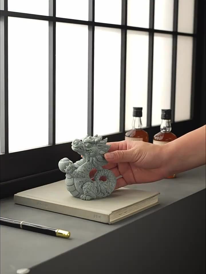 能提供一些生肖龍擺件的圖片嗎？