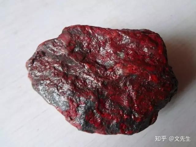 紅色赤鐵礦石圖片
