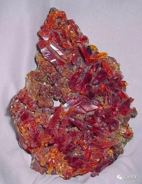 紅色赤鐵礦石圖片
