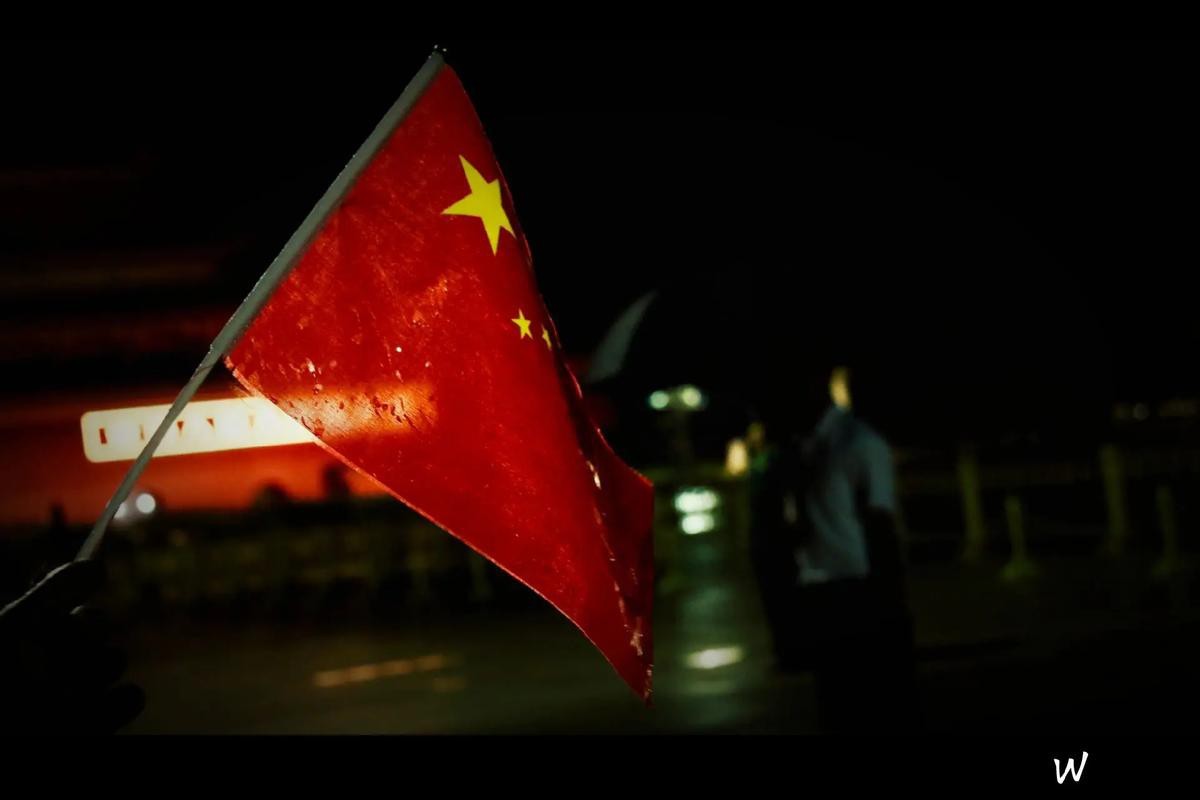 給我提供一張高清的法新社紅龍之眼原圖 給我提供一張高清的法新社紅龍之眼原圖 龍魚論壇 第15張