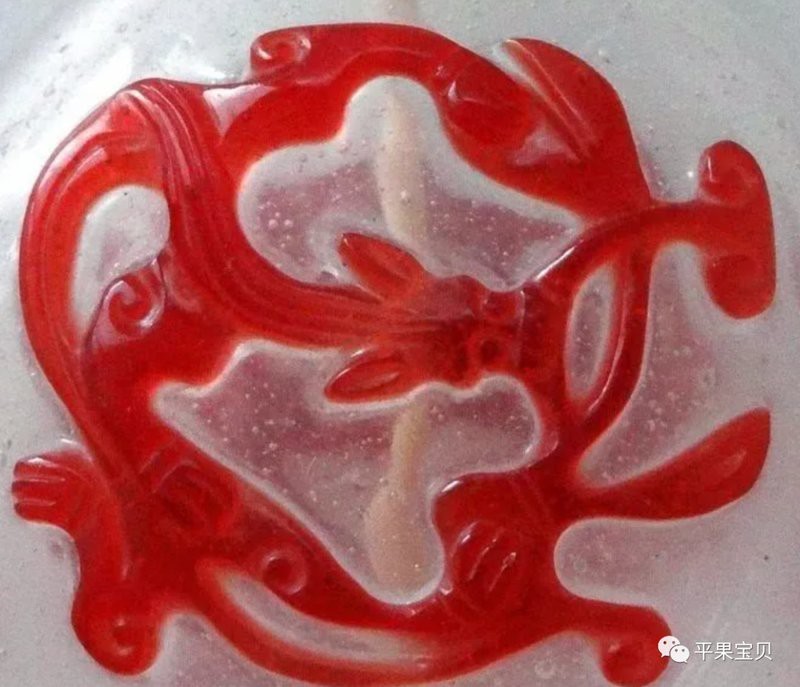 紅龍和藍龍在哪些故事中出現？