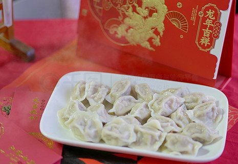 能否推薦一些高清龍壁紙？