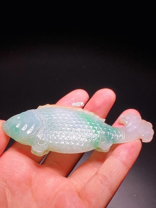 綠翡翠魚圖片
