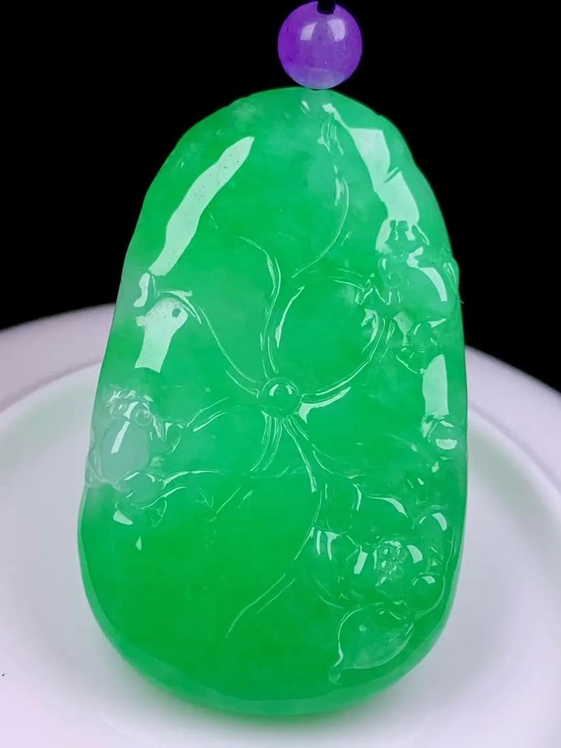 綠翡翠魚圖片