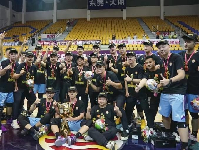 呂培偉是如何獲得全場總冠軍的？
